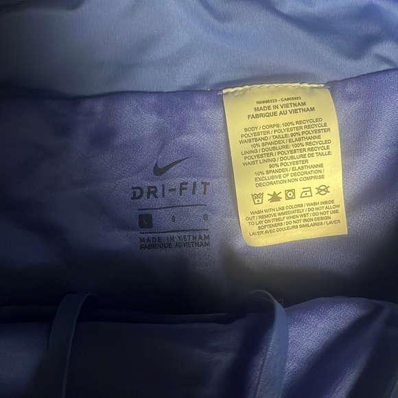 Ladies nike SHORTS - Picture 2 of 3